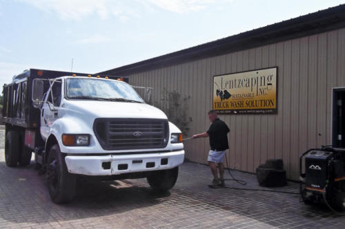 Al washes Truck at Lentzcaping Truck Wash (1)